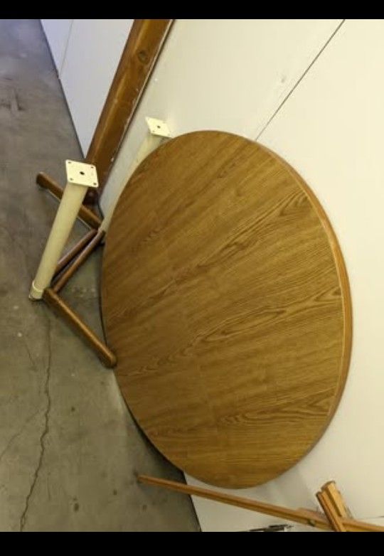 PRICE DROP!!! Kitchen table (CHAIRS UNAVAILABLE!)