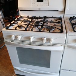 KENMORE ELITE 30" WHITE GLOSSY 5 BURNER GAS STOVE/ CONVECTION OVEN/ SELF CLEAN