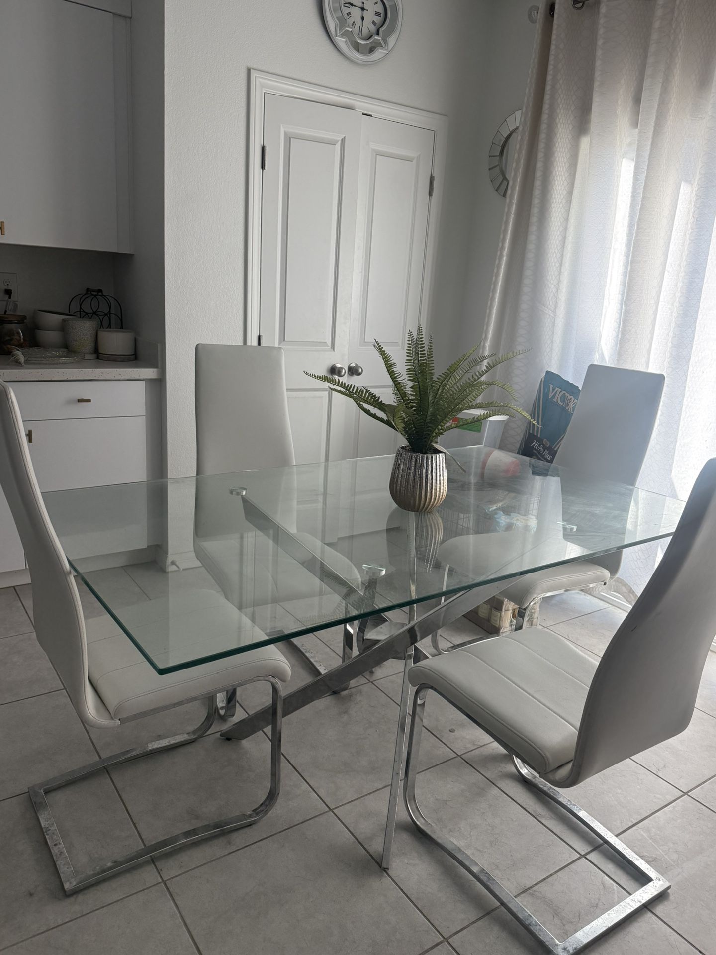 5 Piece Dining Room Table Set