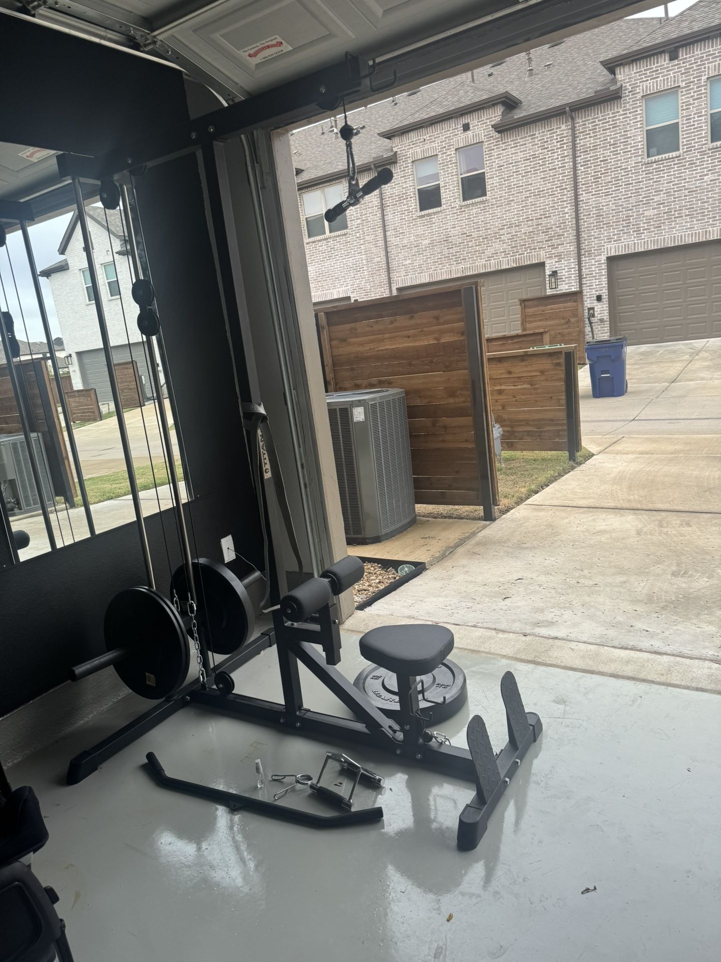 Lat Pull Down Machine