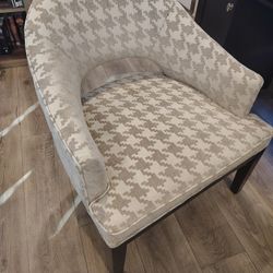 Accent Chair 
