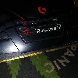 DDR4-3200 Mhz 8GB x2 Or x4