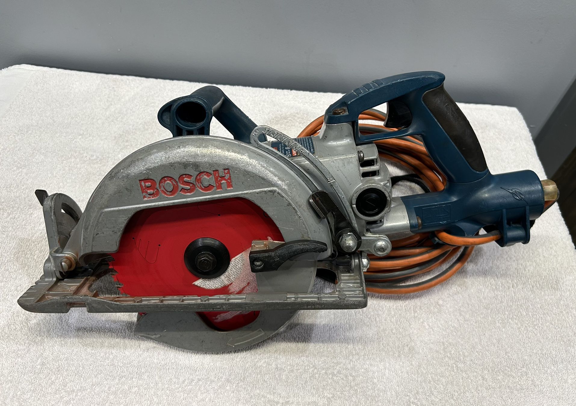 Bosch 15 Amp worm Drive Saw.