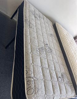 Twin mattress