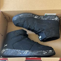 Puma Shoes/ Skechers Shoes