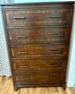 Dresser 5 drawers