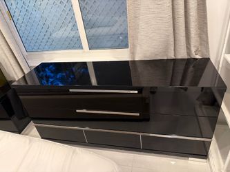 Mesala Modern Glossy 2-Drawer Nightstand and dresser