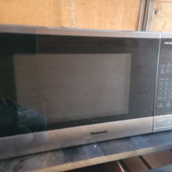 Panasonic Stainless Steel Microwave 1100w NN-SB646S