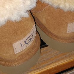 UGG Boot sz6 Like NEW !