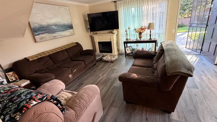 Brown sofa set / Sala cafe