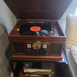 Victoria Record Player 