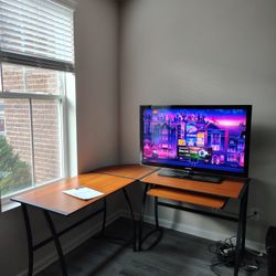 BIG  SALE BRAND NEW ASSEMBLED DESK FOR SALE