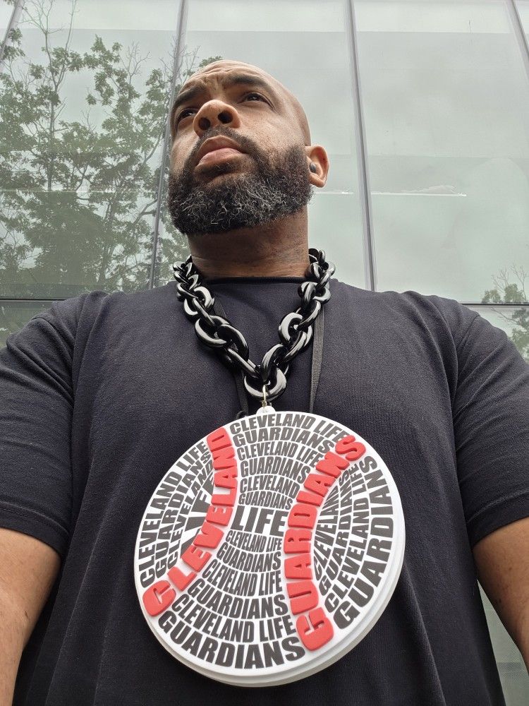 CHAIN GANG – Cleveland Life Guardians Fan Chain (Bat or Ball)
Price: $25 each • $40 Matching Set (Bat + Ball)
Category:Jewelry&Accessories → Necklace 
