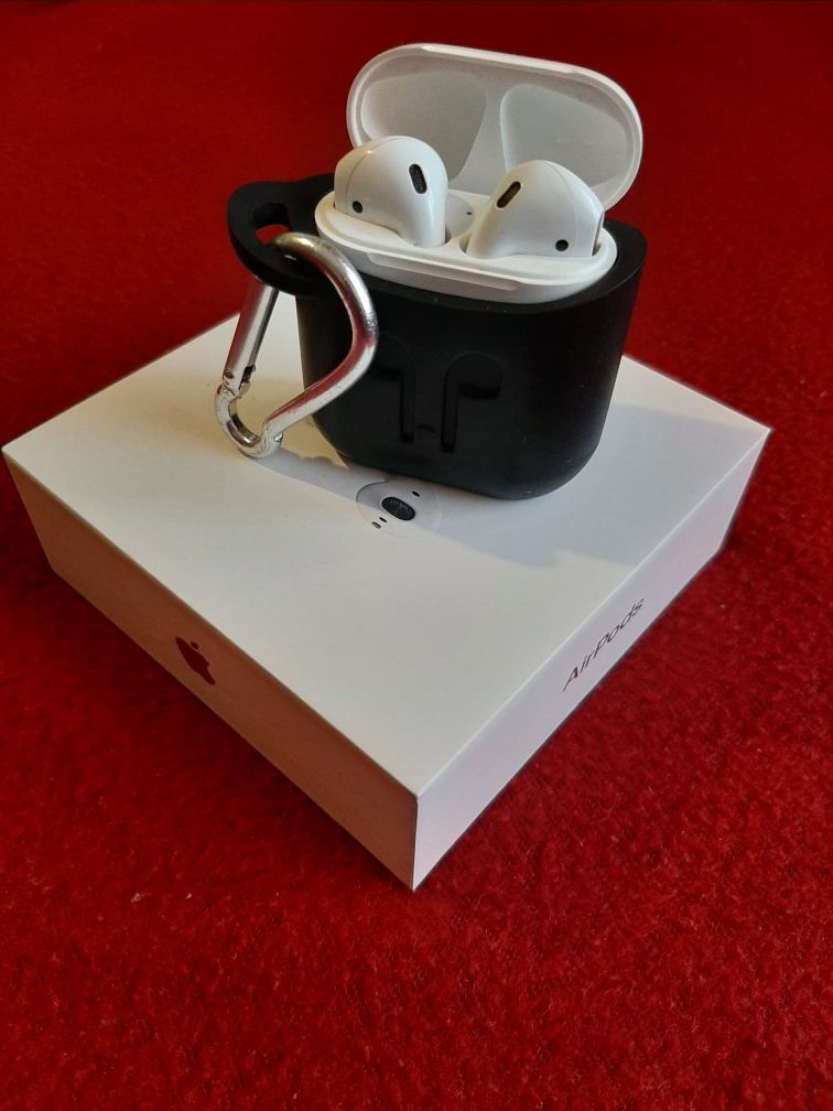 Apple Airpods Wireless Headphones + Charging Case & Charger Stand