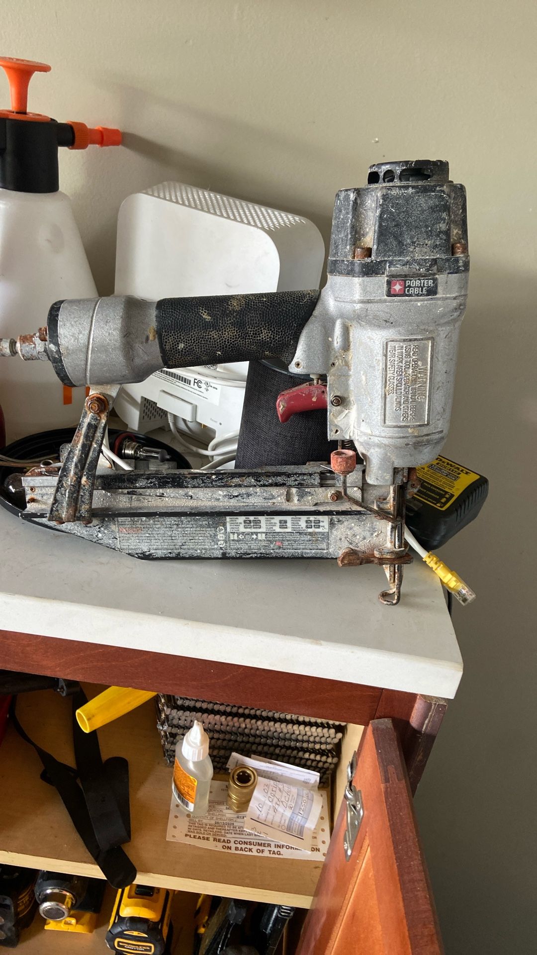 Porter Cable 16ga Finish Nail Gun