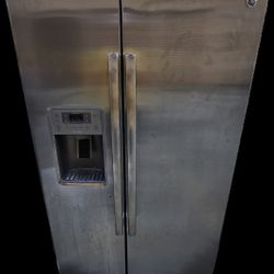 GE Stainless Fridge w/ Ice Maker – $250 – Free Delivery