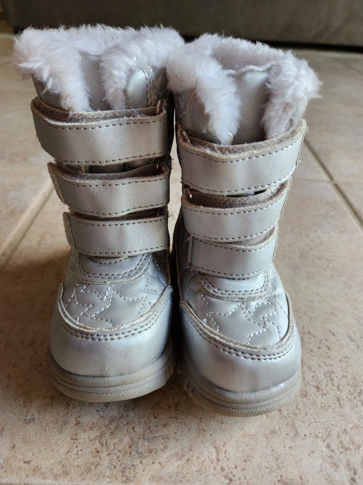 Toddler Snow Boots , Size 5, Children's Place 