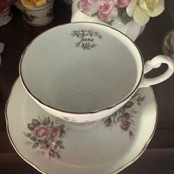 $150 Royal Albert set