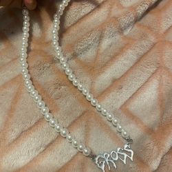 Pearl Necklace “GROSS” lettering