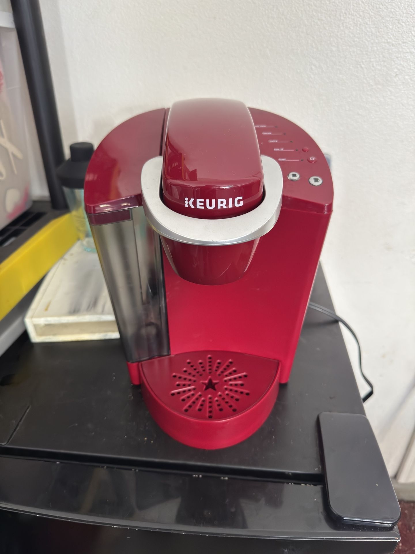 Used Keurig Red K50 Single Serve Coffee Maker – Works Great