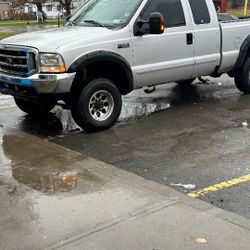 Anything Need Moved Or Hauled To The Dump I'm Your Guy