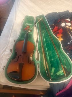 Violin with Bow and Hard Case