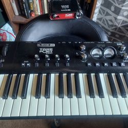 LINE 6 KB37 MIDI KEYBOARD CONTROLLER