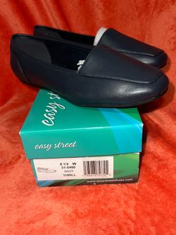 New Easy Street Navy Thrill Loafers Women’s size 8.5.  Sleek navy slip-on loafer