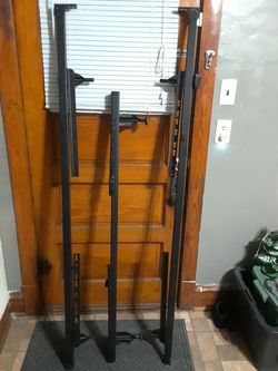 Heavy duty bed frame with center support