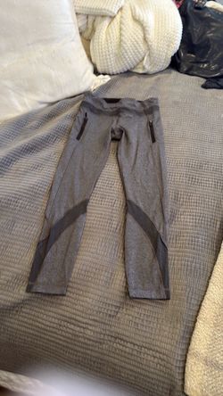 Women’s Lululemon grey running leggings size 6