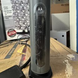 Motorola 8x4 CABLE MODEM Model MB7220 
