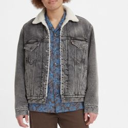Levi's sherpa trucker jacket