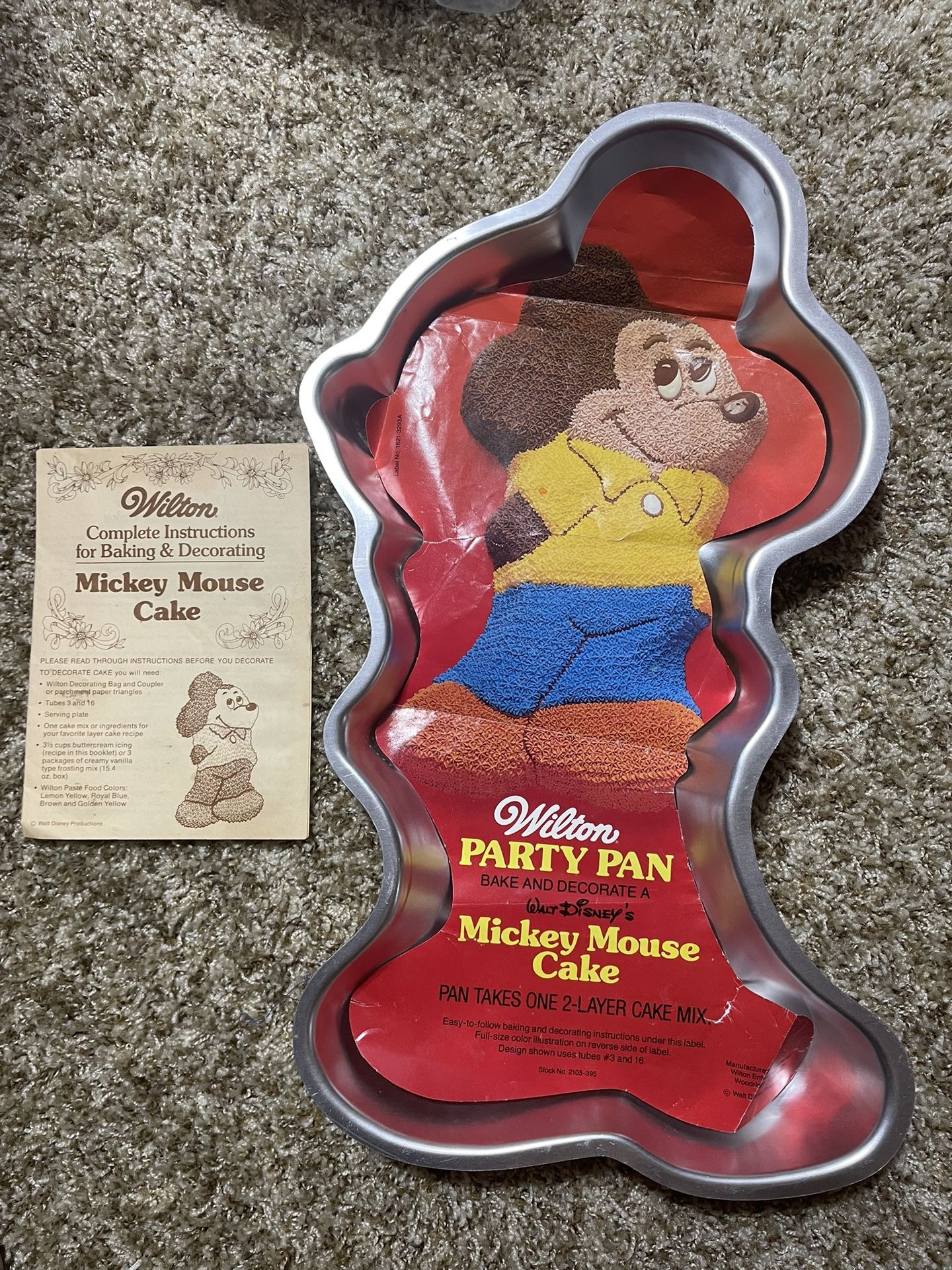 VTG Mickey Mouse Cake Pan Wilton Disney Full Body Retired 1978