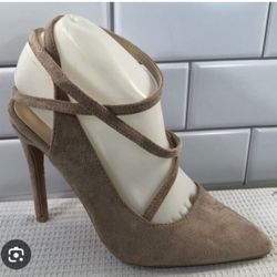 FASHION NOVA- Women’s Audrina Heel. Size 9**fits like 8 1/2