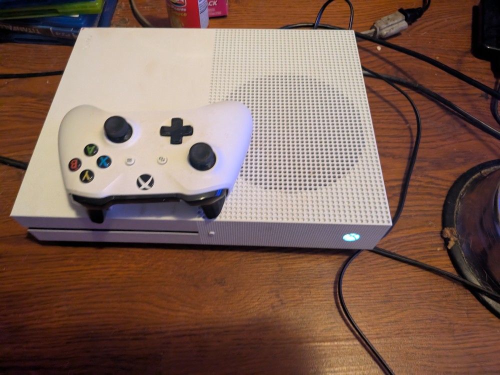 Xbox One With Controller. Rarely Used