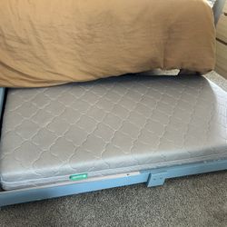 Toddler bed