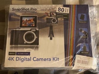 Digital camera kit W/ tripod