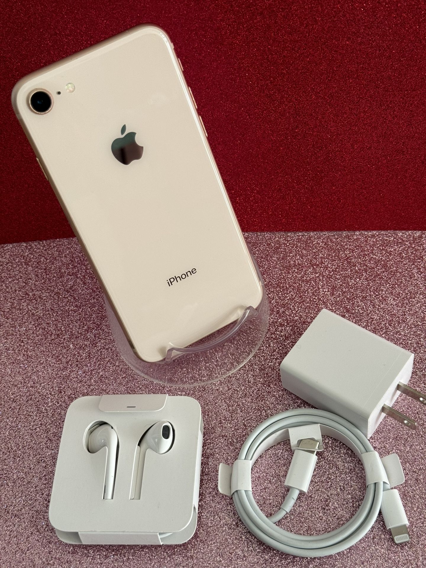 IPhone 8 (64gb) Gold UNLOCKED, Excellent Condition 