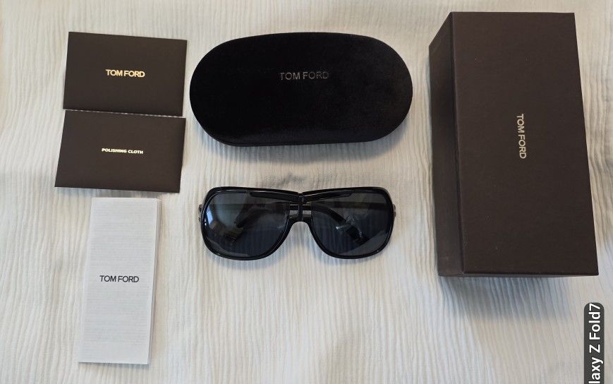 Tom Ford CAINE 800 01A Shiny Black / Gray Sunglasses TF800 01A 62mm
