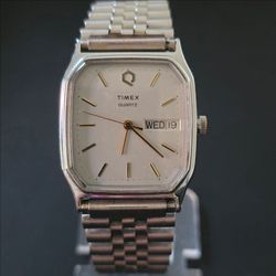 VTG Timex Octagon Day Date Gray Silver Tone 28mm Men's Watch Runs VTG Timex Octagon Day Date Gray Silver Tone 28mm Men's Watch Runs
