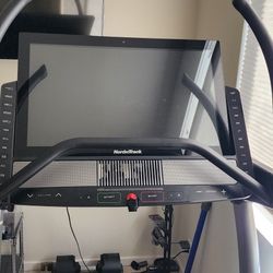 NordicTrack Commercial X32i Treadmill
