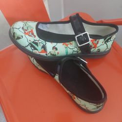 Doll Style Shoes W/ Vintage Pin Up Girls Print