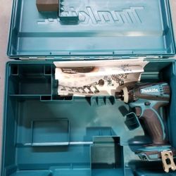 Brand New Makita 1/4" Hex Impact Gun with case