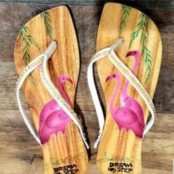 Flamingo Wooden Flats size Woman's 9 
