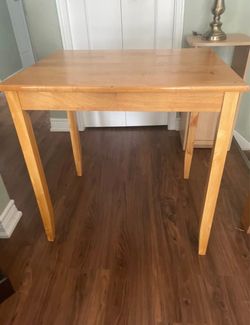 Small kitchen/Craft table
