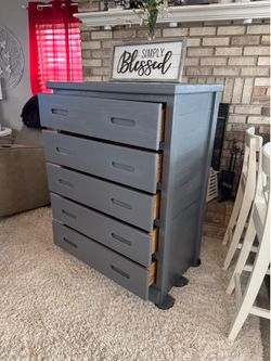 ✨✨VERY NICE TALL 5 DRAWER DRESSER BY JOHN M. SMITH✨✨