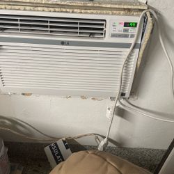 LG A/C Mint Condition 