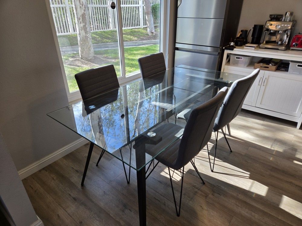 Dining Table With 4 Chairs