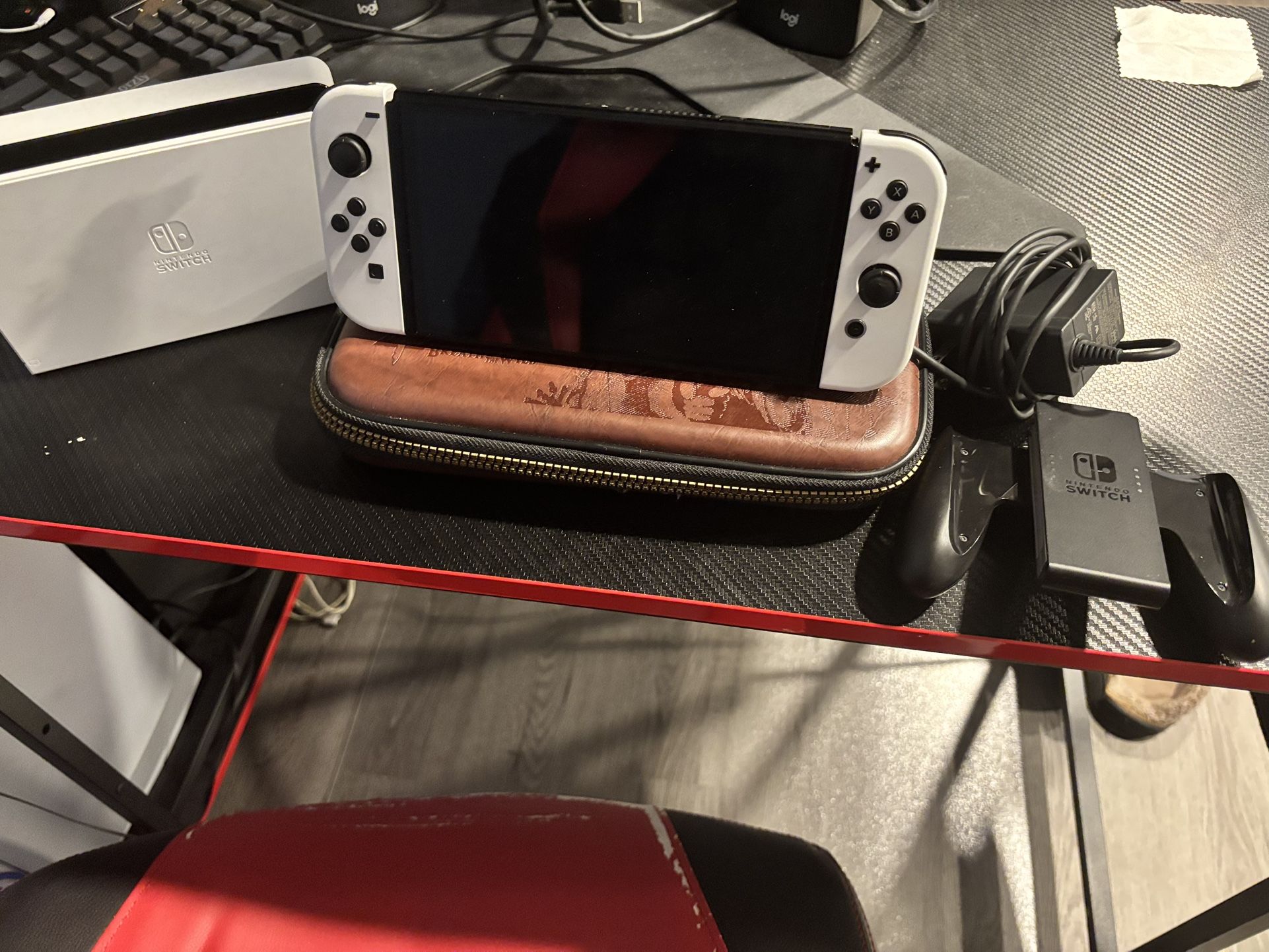 Nintendo Switch Oled Comes With Case And Game Carts Holder