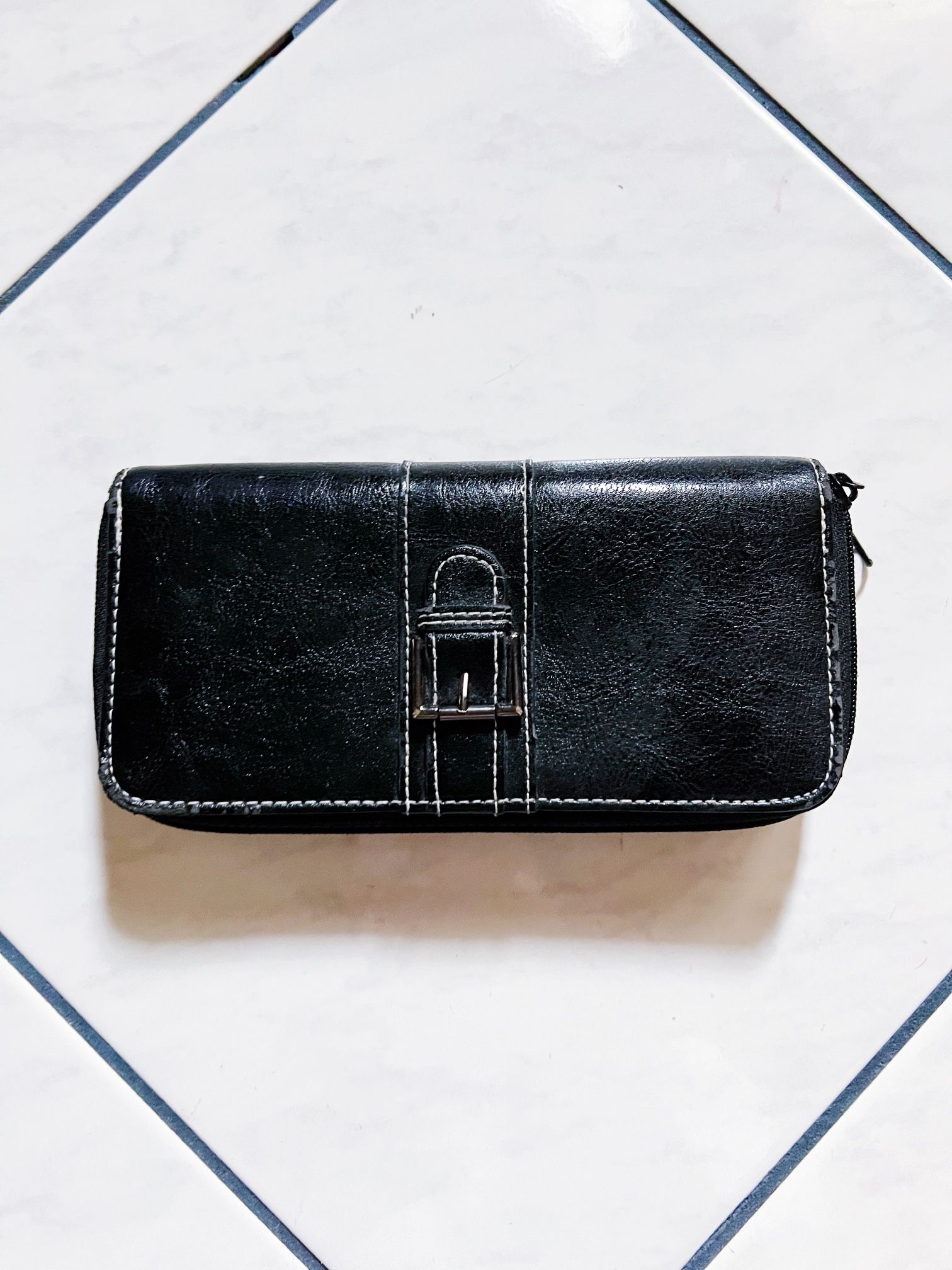 Black Multi Compartment Wallet